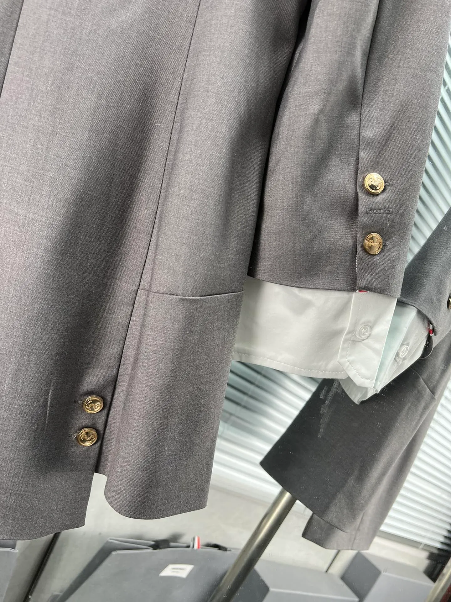 THOM BROWNE A ~ ， ， Versatile ， ， ， ， ， ，Versatile ， !! ， ， ， ， ~~ ， “ ” :Navy Blue Gray Sizes:1 2 3 S M L